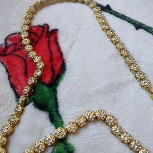 Gold cluster chain